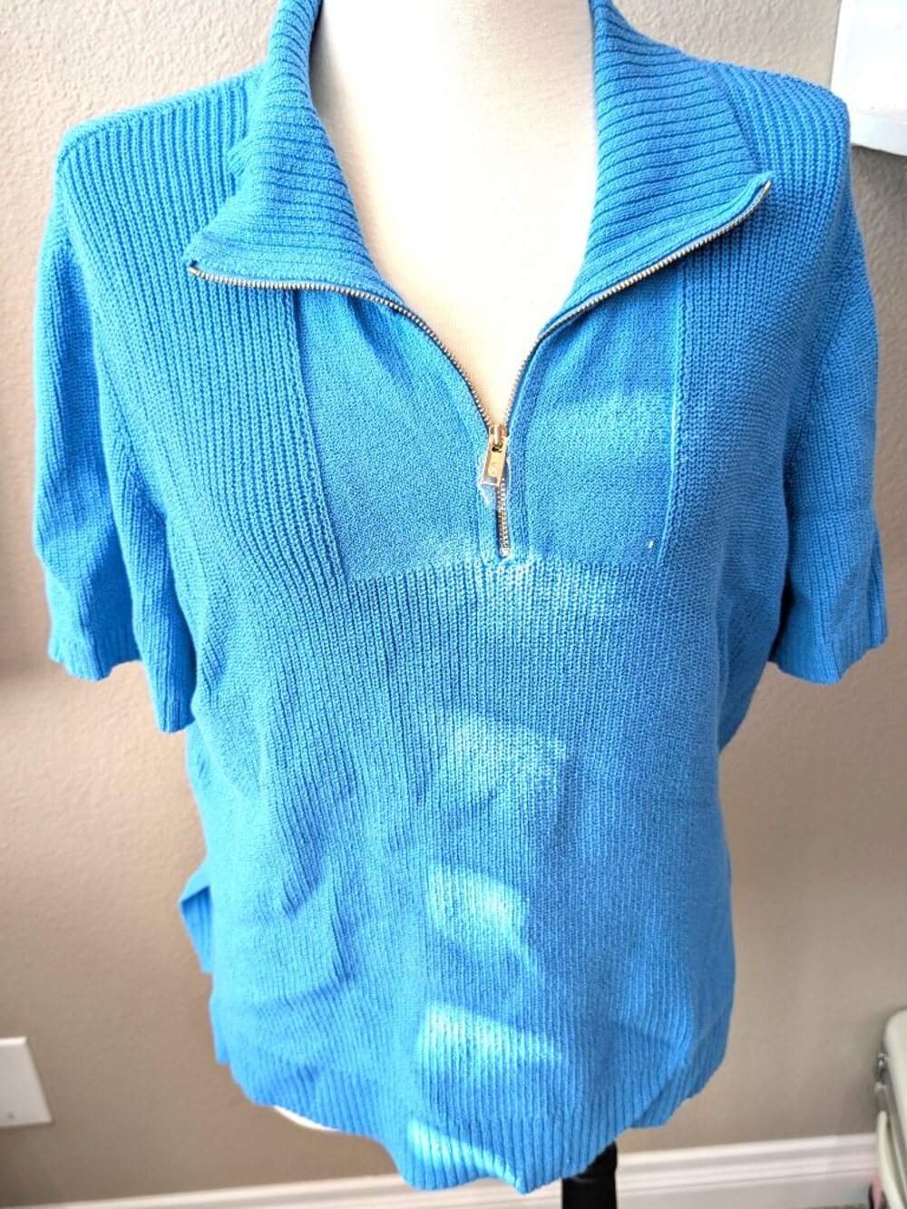 St John Knits 2 piece Top and Pants Set, Aquamarine, L - Picture 2 of 10